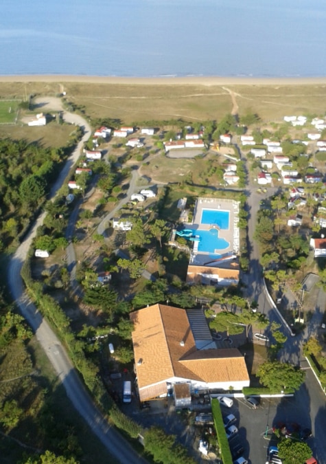 vue du ciel piscine des oncheres