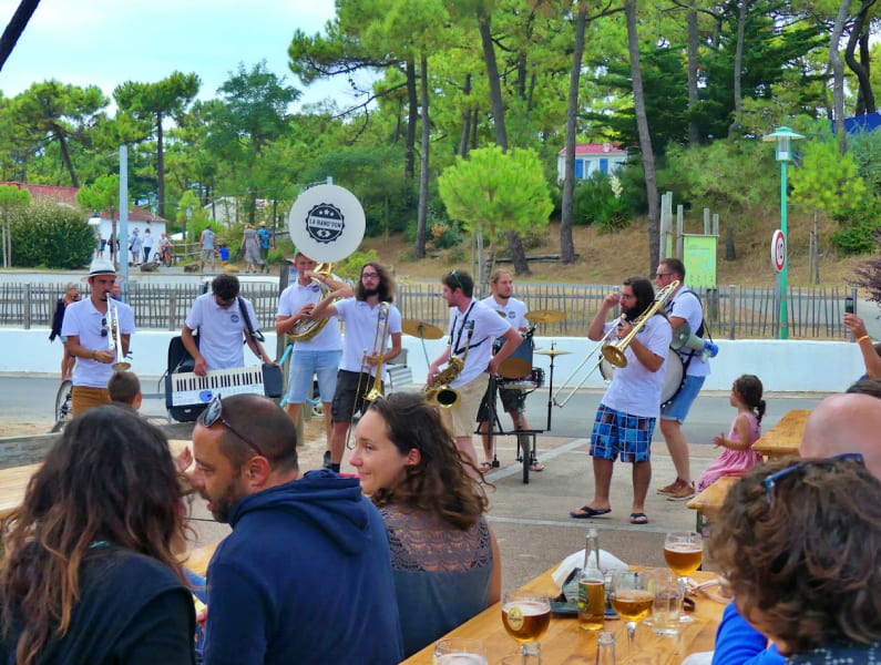 groupe de musique en animation aux oncheres